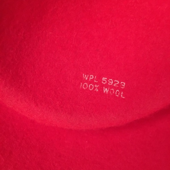 Vintage 60s red wool felt Madeline prairie hat. - Picture 9 of 10